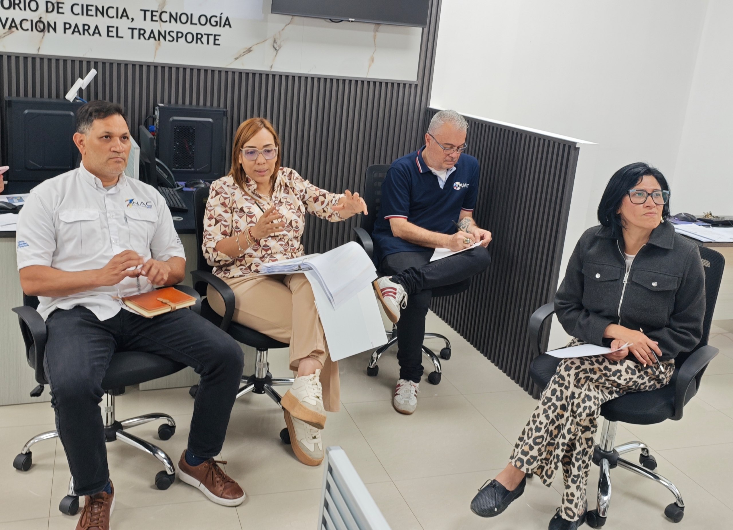 INAC y FUVIDIT estandarizan términos para reportes de movilidad del sector aéreo