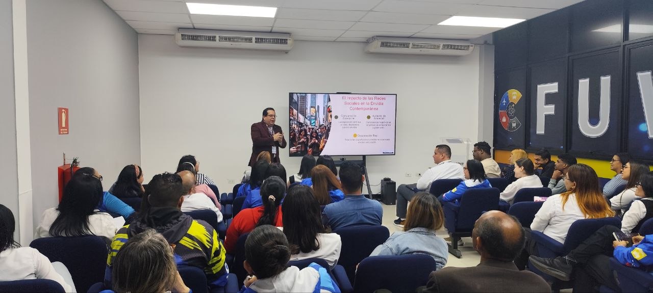 FIVIDIT capacita a trabajadores del sector transporte con charla sobre el manejo de las emociones